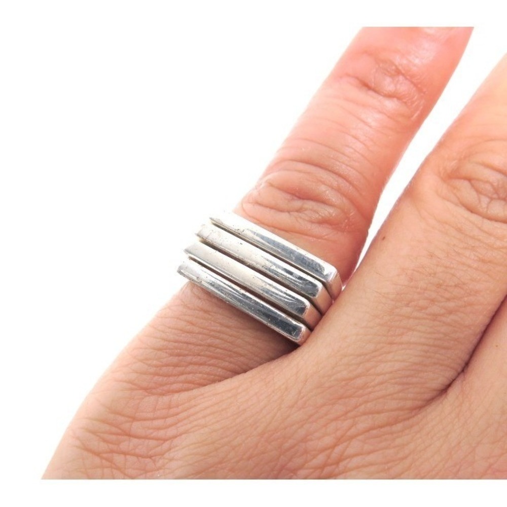 Set of 4 flat Top Silver Toned Thin Bands Rings Size 6.5